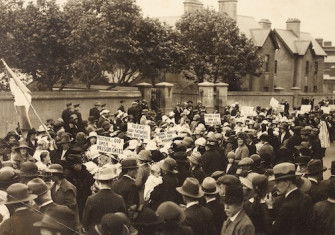 Women of the Cumann na mBan protest outside Mountjoy Prison during the Irish War of Independence, 23 July 1921. National Library of Ireland. Public Domain.