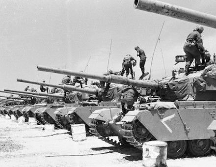 Israeli tanks in the Negev desert on Day Six of the Six Day War, by Dan Hadani, 1967. National Library of Israel (CC BY).