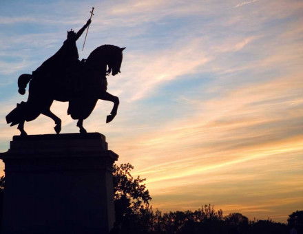 St Louis statue, St. Louis, Missouri. Bill Grant/Alamy.