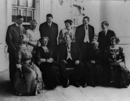 The extended Taft family with US president William H. Taft, 18 June 1918. Library of Congress. Public Domain.